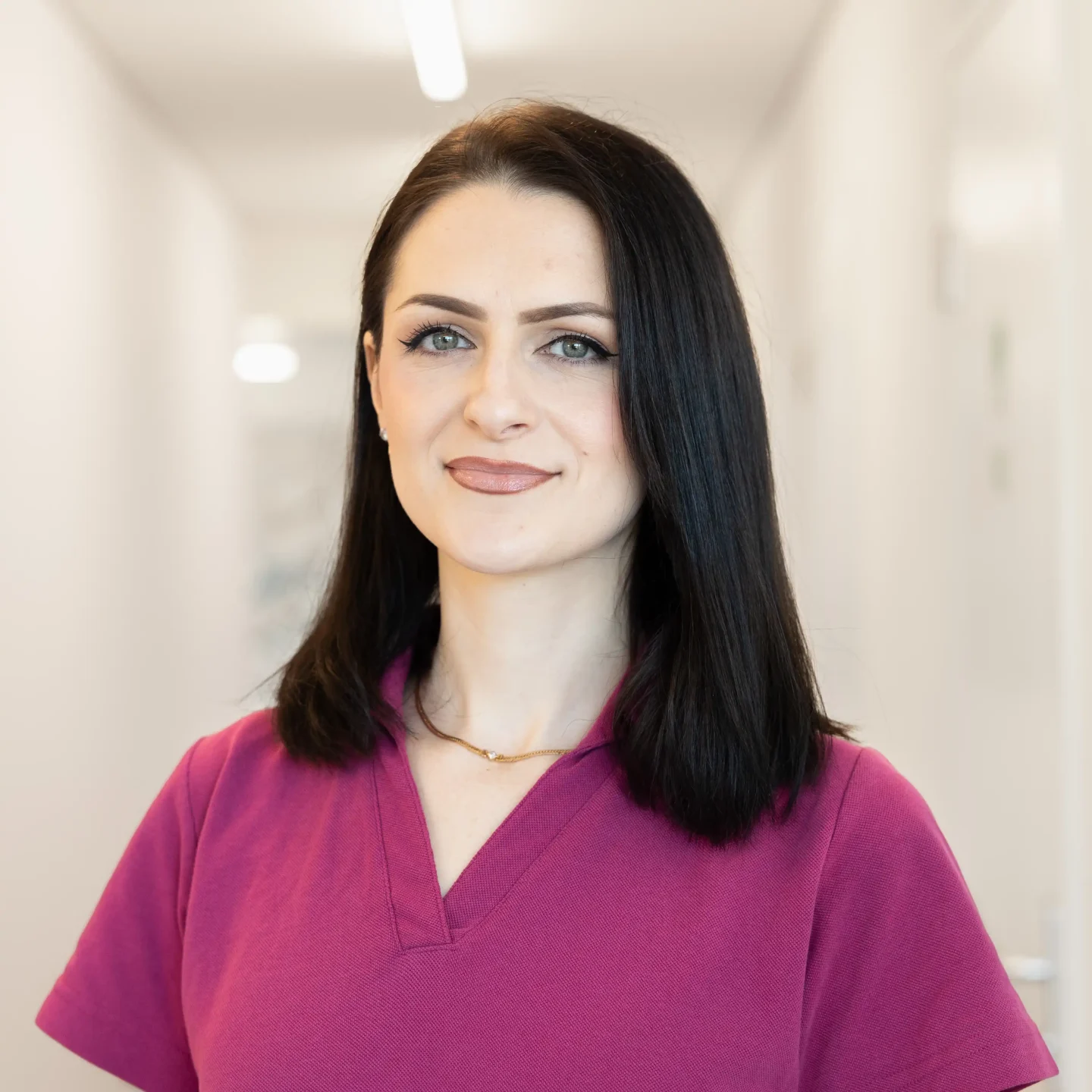 familydent-team-dentalassistentin-shresa-alija